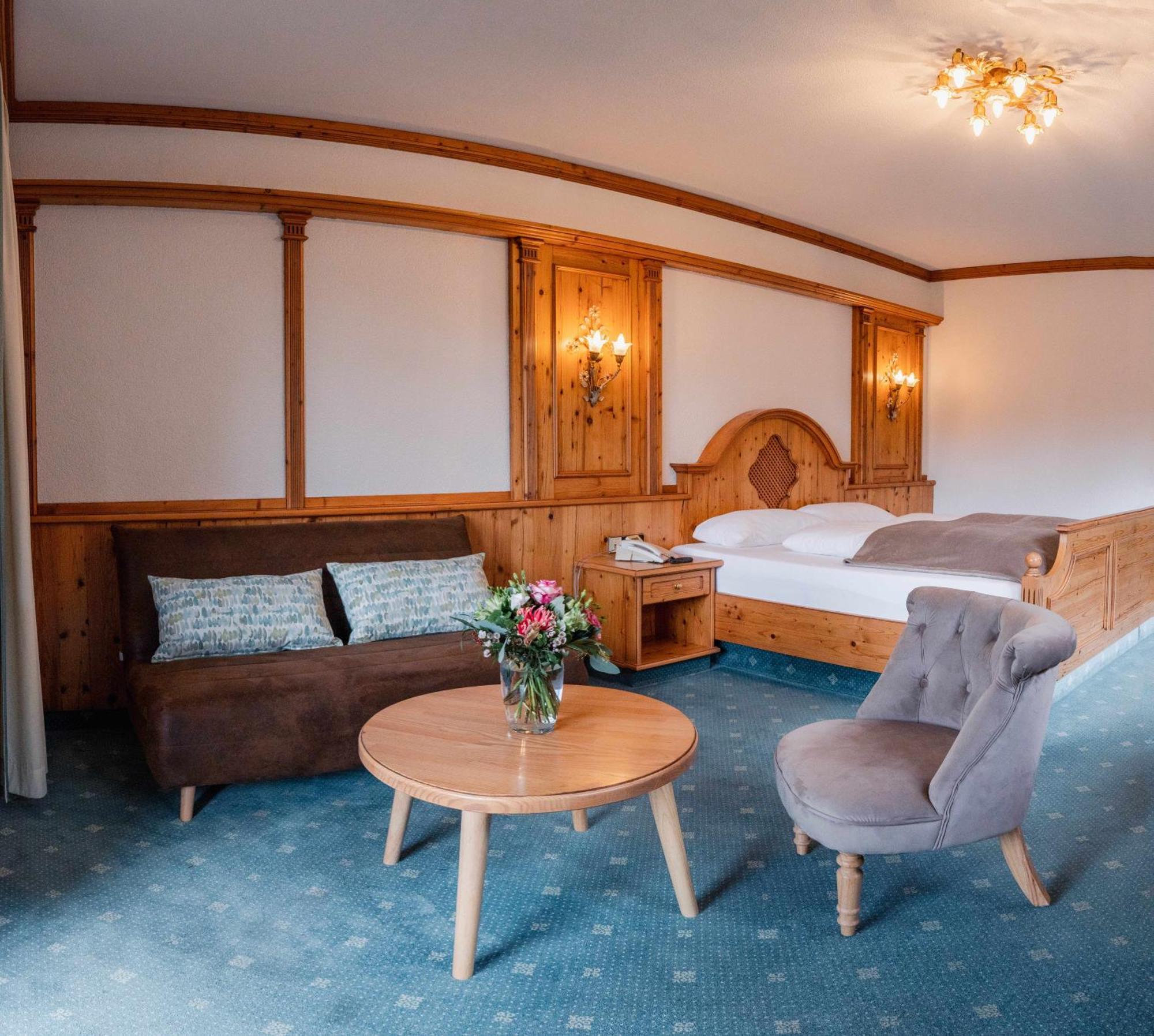 Hotel-Restaurant Kreuzberghof Tagungs- Und Veranstaltungshotel Tiefenbach  Экстерьер фото