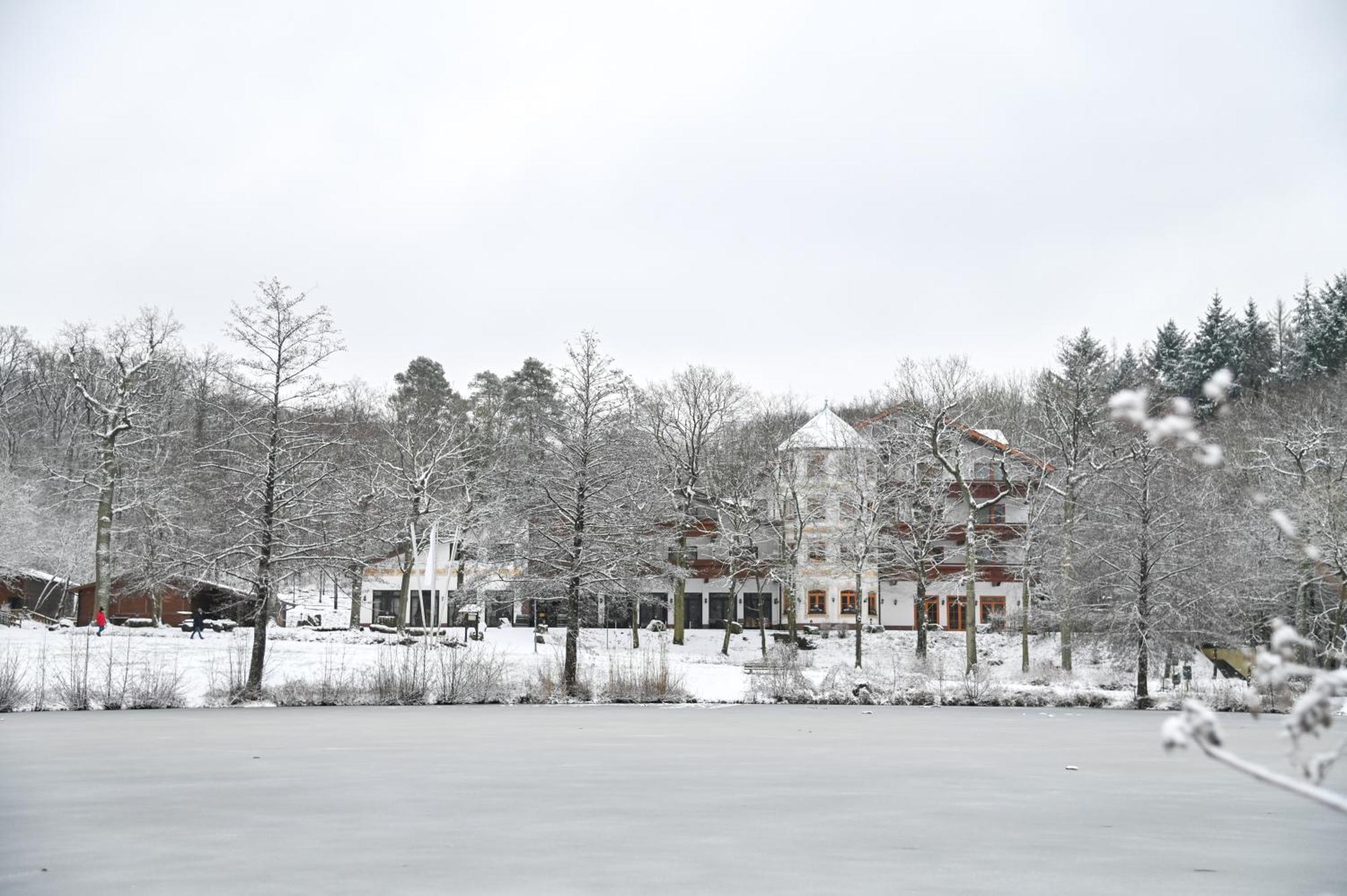 Hotel-Restaurant Kreuzberghof Tagungs- Und Veranstaltungshotel Tiefenbach  Экстерьер фото